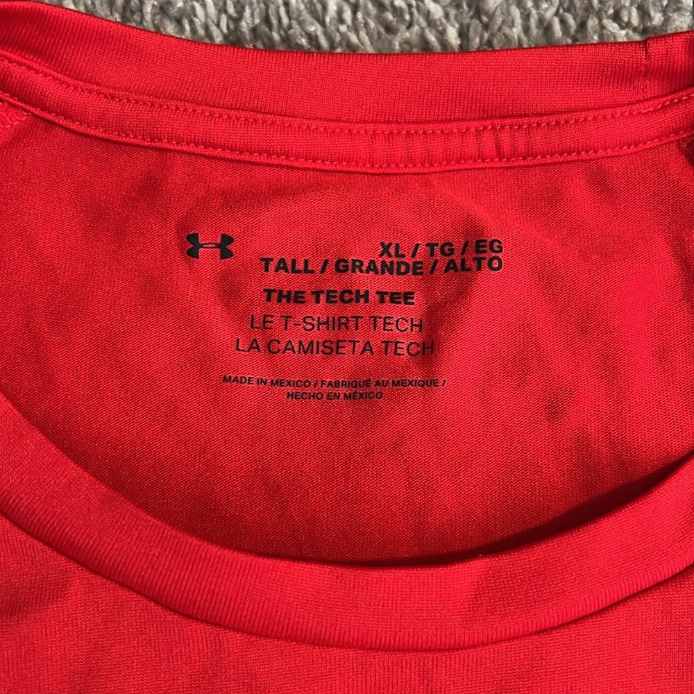 Under Armour Shirt - Picture 3 of 4